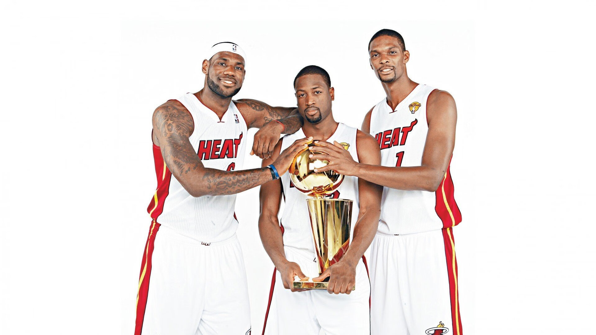 “梦想点亮未来”青少年篮球公益夜跑在上海引发热潮，践行体育公益